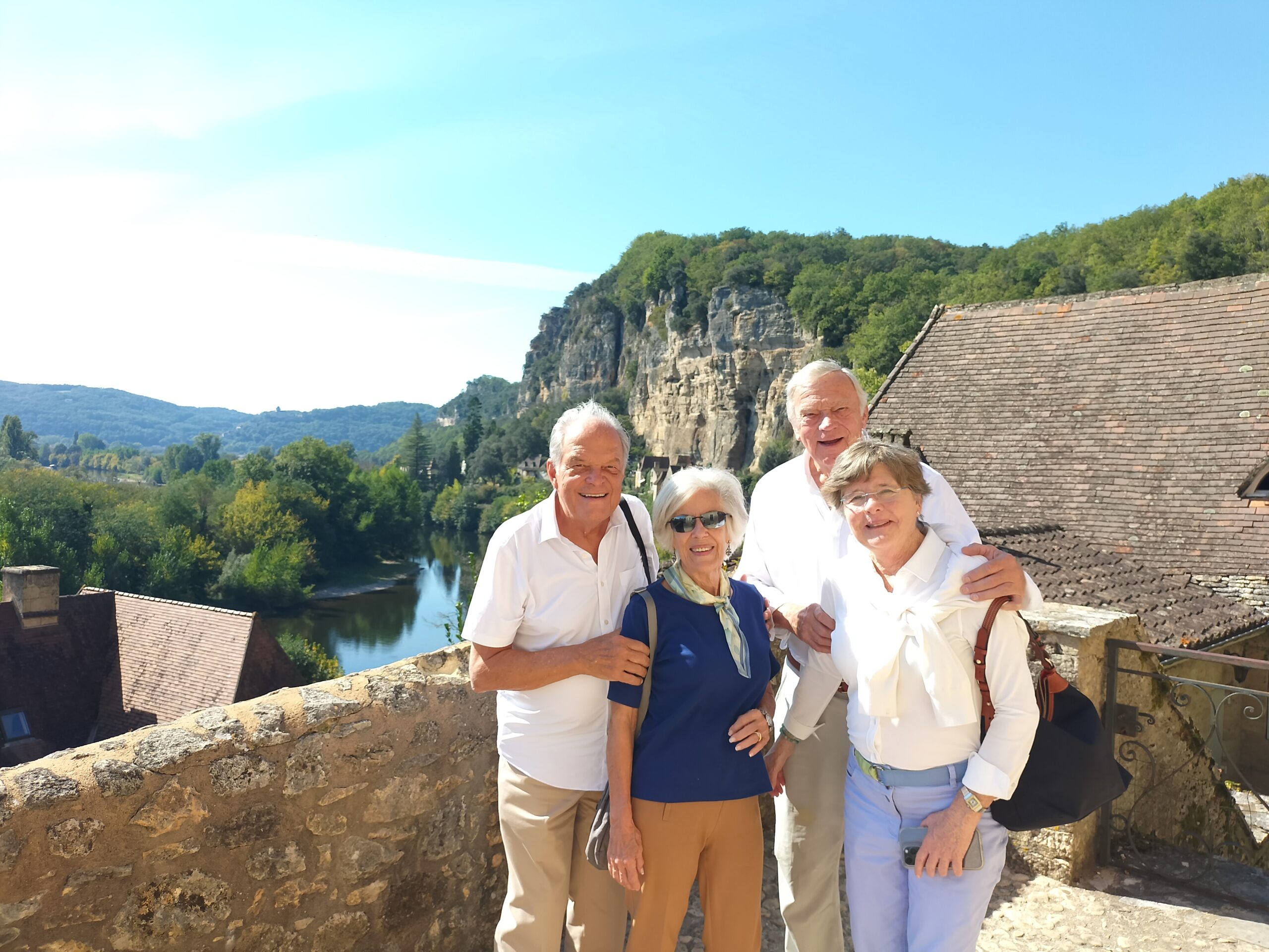 Wine tour Bordeaux - chateau tasting - Saint Emilion - Travel - Cognac - Sauternes - Saint-Julien Pauillac - Margaux - Private & group wine tour